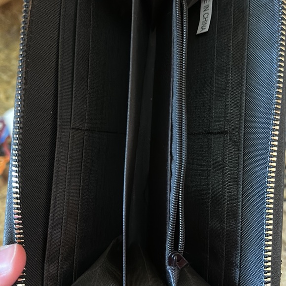 Black wallet with wrist band - Picture 2 of 2